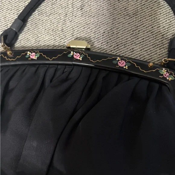Vintage 1950/1960s Paray Black Women's purse with hand painted floral detailing - Picture 3 of 4